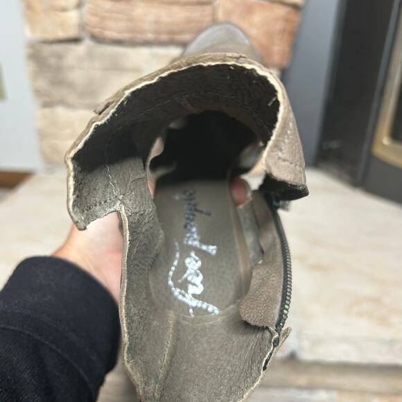 Free People Effie Sandals Gray
Leather Block Heel Open Toe Side Zipper 39EU - Picture 9 of 11